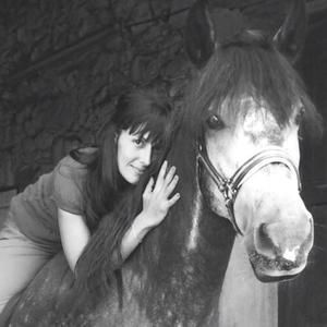 Meet your Posher, Cecile